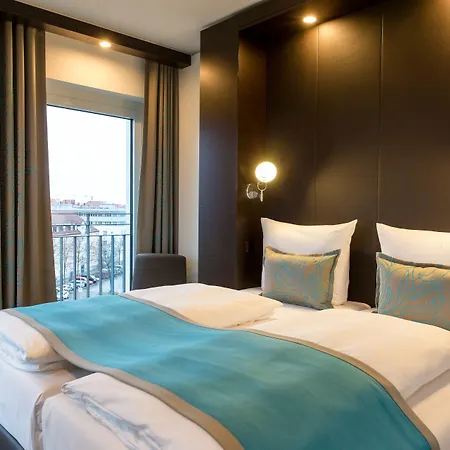 Motel One Berlin-Bellevue-3